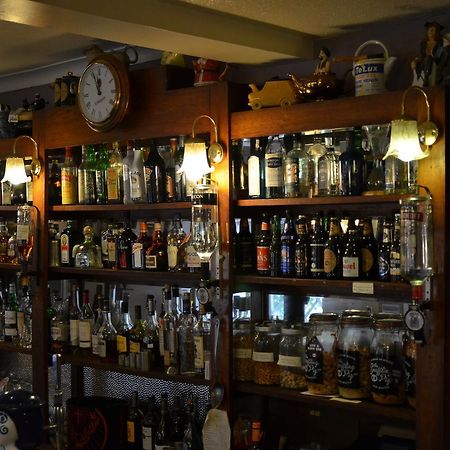 The Clytha Arms Hotell Abergavenny Eksteriør bilde